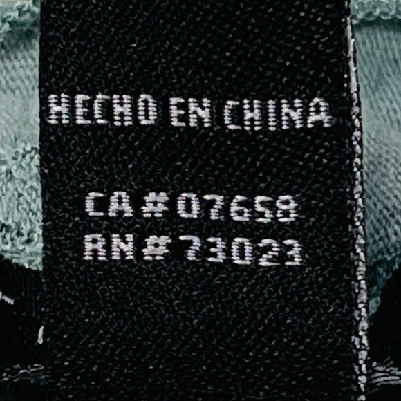 Streetwear Society size small light green short sleeve crop top, flower design - Picture 11 of 12